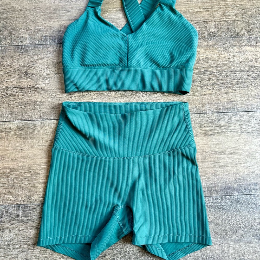 IWA COMPANY BRA AND BIKER SHORTS SET